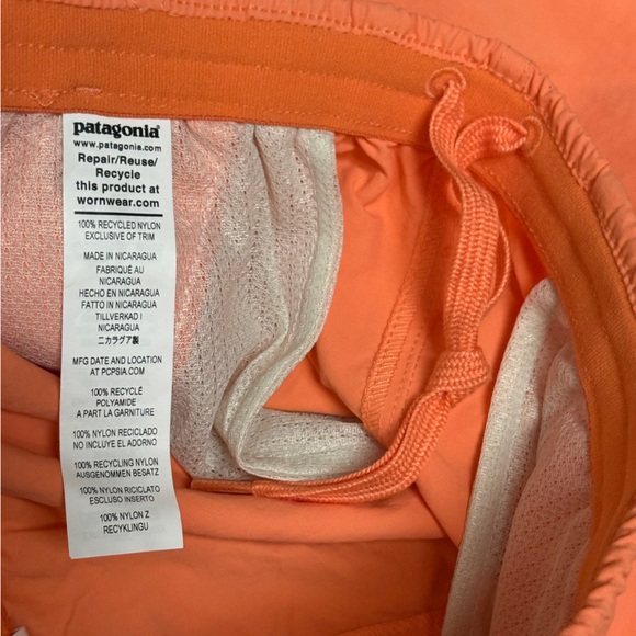 PATAGONIA BARELY BAGGIES SHORTS!! NWOT - Picture 4 of 5